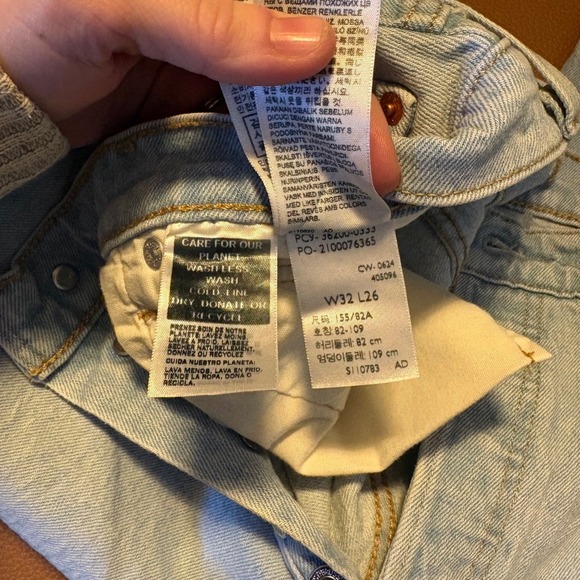 Levi Strauss Co 501 Original Fit Light Wash Denim Button Fly Jeans Women W32 L26 - Picture 6 of 6